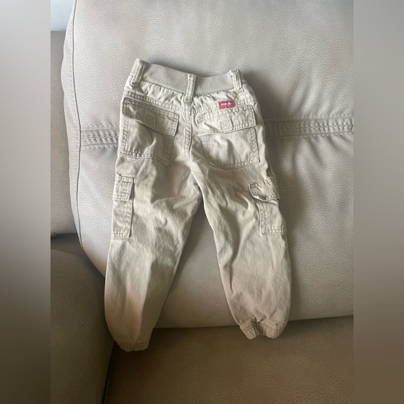 Boy size small outfit. Bottoms 4T top size 4/5 like New💙💙💙💙💙💙💙💙💙 - Picture 5 of 5